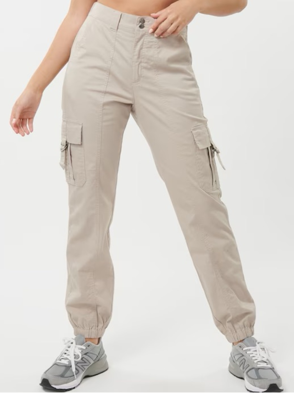 Garage Beige Cargo Pants with Utility Pockets Women’s Size Small NWT
